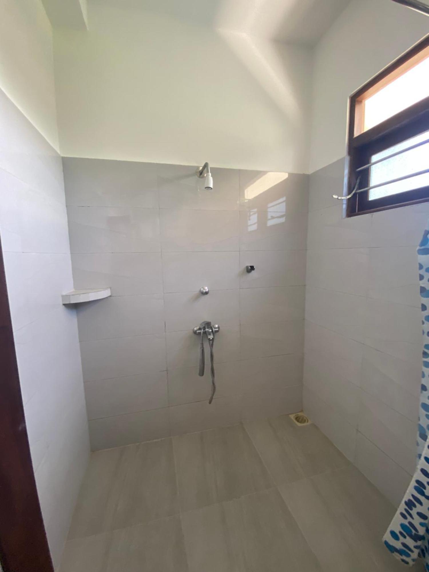 Araliya Suite Inn Хикадува Екстериор снимка
