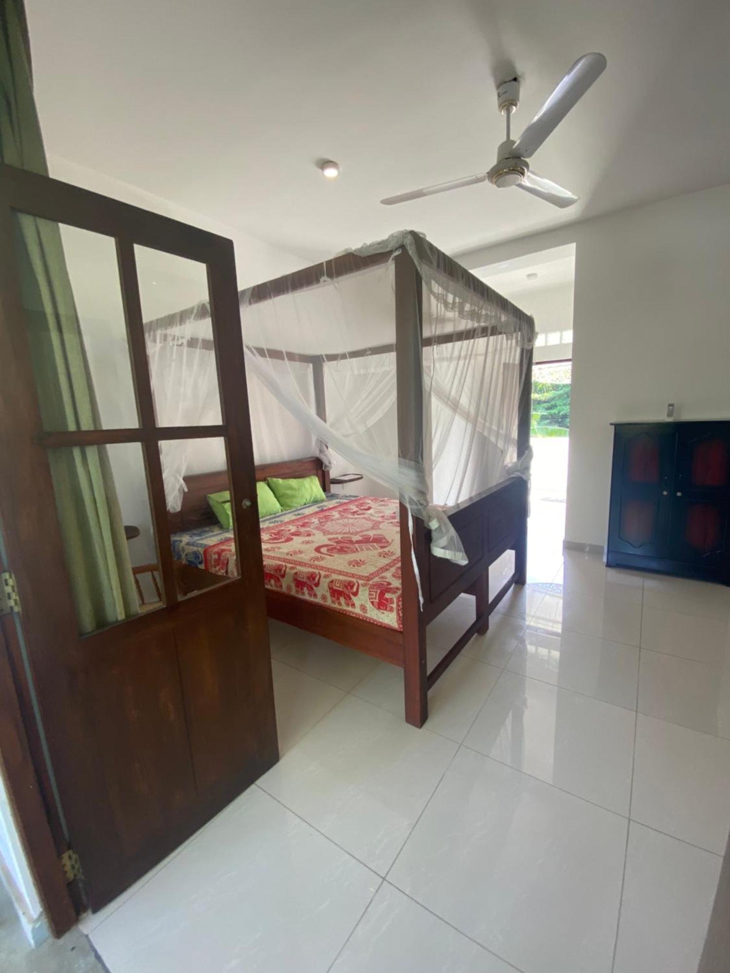 Araliya Suite Inn Хикадува Екстериор снимка
