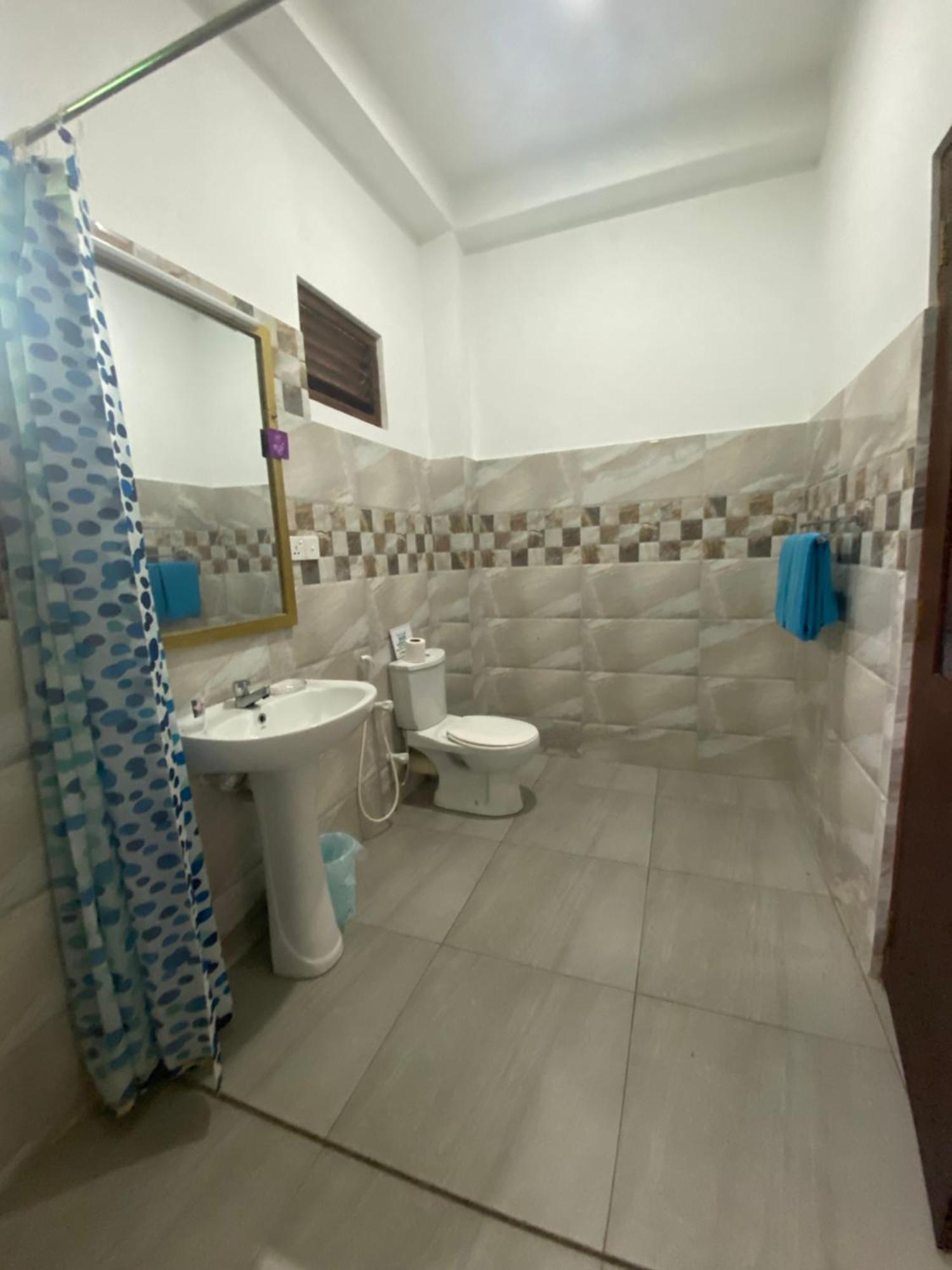 Araliya Suite Inn Хикадува Екстериор снимка