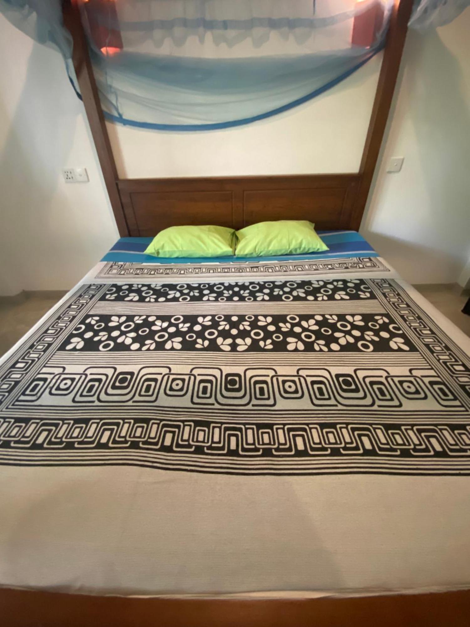 Araliya Suite Inn Хикадува Екстериор снимка