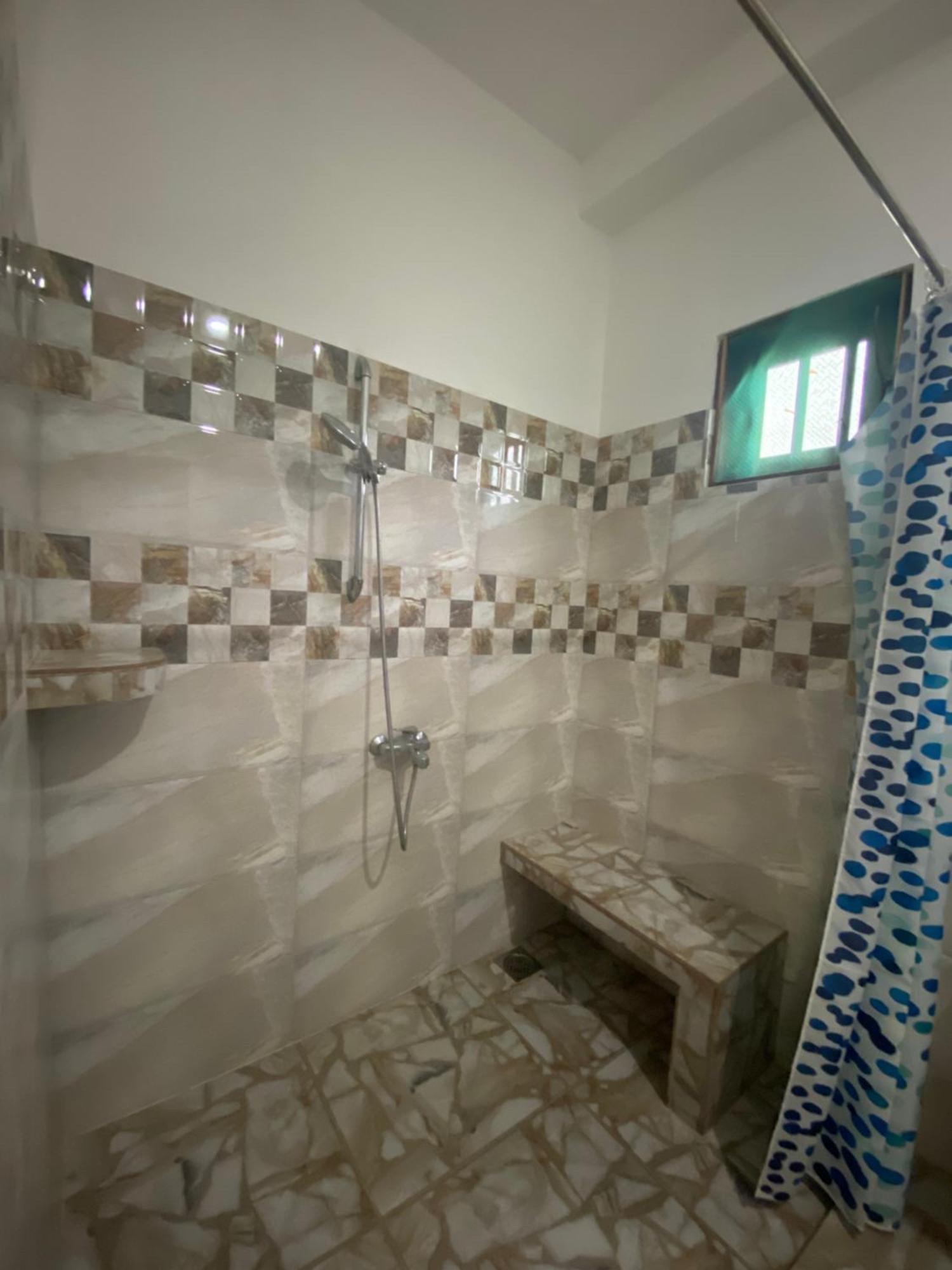 Araliya Suite Inn Хикадува Екстериор снимка