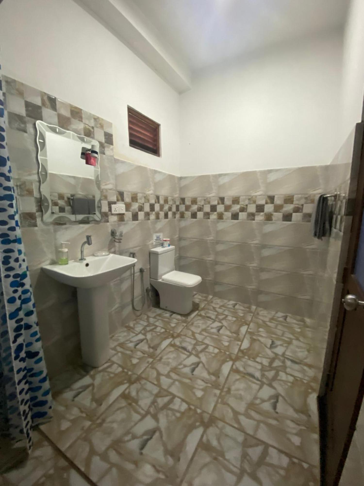 Araliya Suite Inn Хикадува Екстериор снимка