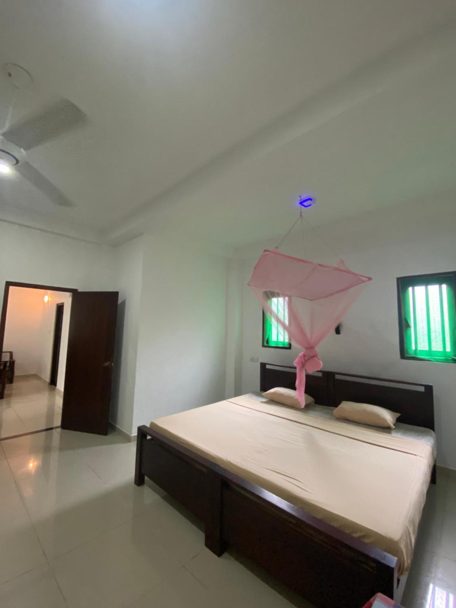 Araliya Suite Inn Хикадува Екстериор снимка