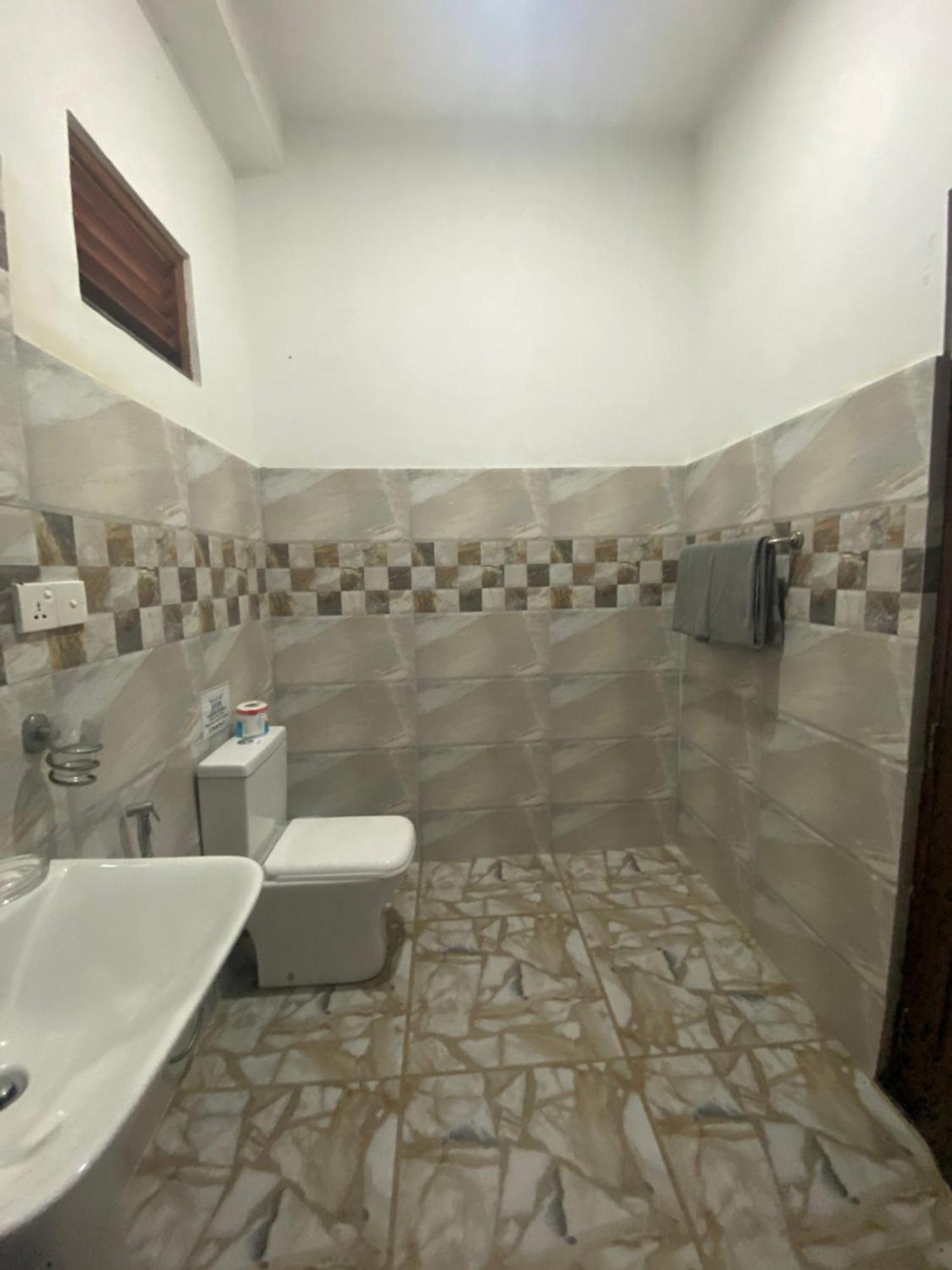 Araliya Suite Inn Хикадува Екстериор снимка